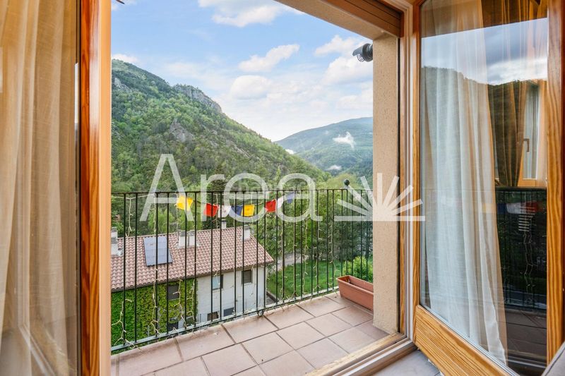 Foto 0931fd47-93e0-470a-9329-0c953a706da0. Àtic amb aparcament a Ribes de Freser