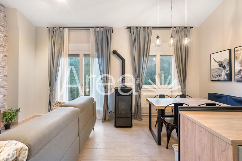 Foto 2b46244c-c0ec-4504-b098-eda55de8878c. Àtic amb aparcament a Ribes de Freser