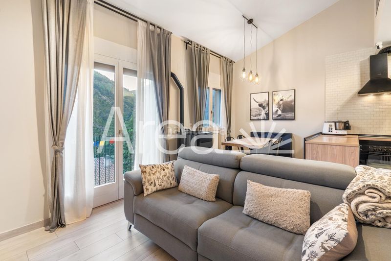 Foto 31ff9f00-5c82-4673-bd62-f410ba167fbf. Àtic amb aparcament a Ribes de Freser