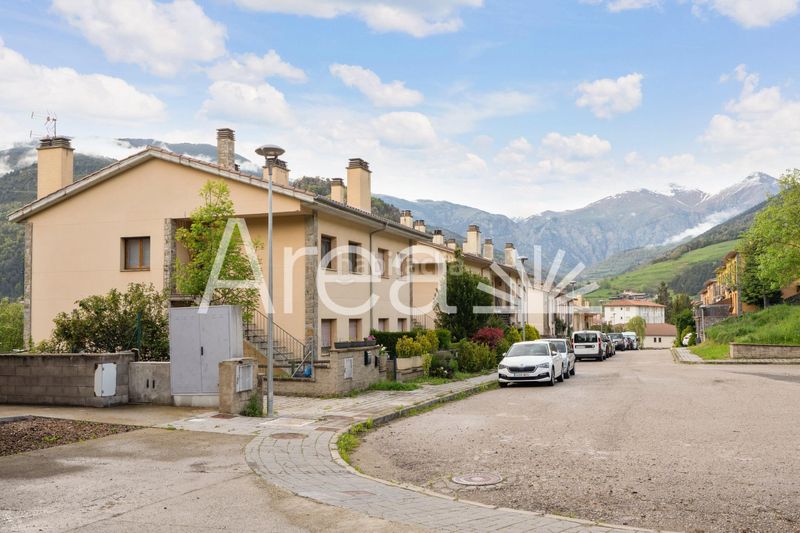 Foto 53293f14-14f6-43bc-a624-e998cd91aa6f. Àtic amb aparcament a Ribes de Freser