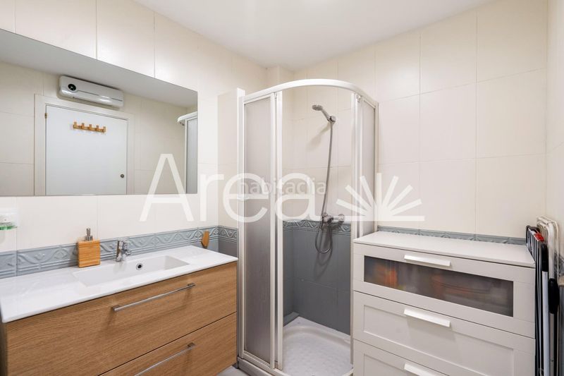 Foto af8e3aff-5e8c-4c6e-bcb4-fc9b18a7f197. Àtic amb aparcament a Ribes de Freser