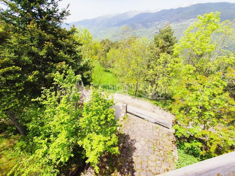 Foto 2004ab38-9f17-4d64-8b3c-4b2ead3e0236. Xalet amb aparcament a Campelles