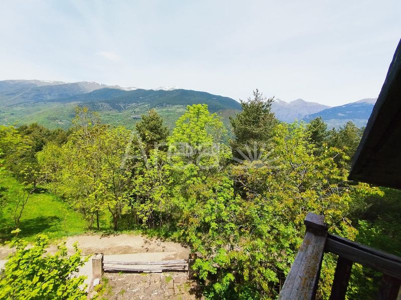 Foto 25e25a48-9c9d-4005-8fa2-d4aab8f8b829. Xalet amb aparcament a Campelles