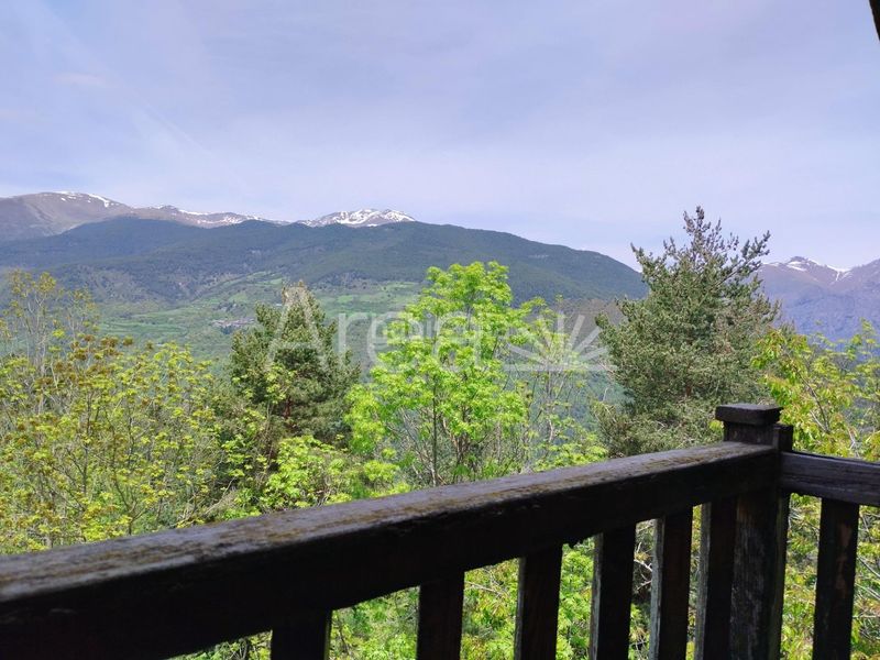 Foto 67b21501-a78a-4fdf-8011-036766c001a6. Xalet amb aparcament a Campelles