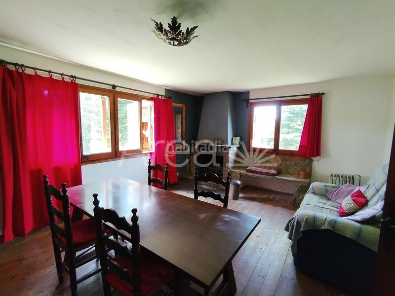 Foto 701fc3b9-da9e-4890-9994-08fa8541d2de. Xalet amb aparcament a Campelles