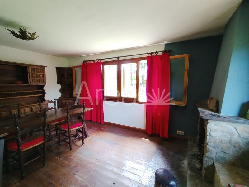 Foto c1f12424-d15b-406e-a2f8-fb4cb2491dd6. Xalet amb aparcament a Campelles