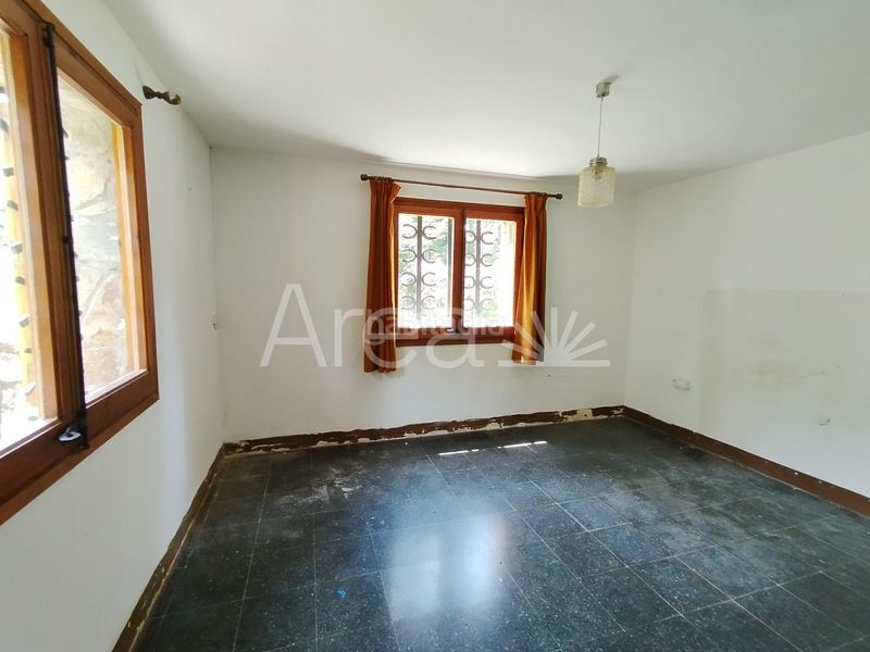 Foto c2b27706-4303-4875-a733-977978cebd6f. Xalet amb aparcament a Campelles