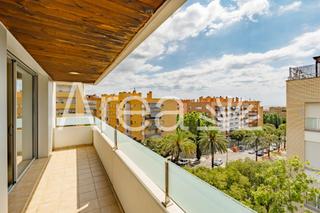 Etagenwohnung  Calle jeroni boada. Vistas panormicas, zona comunitaria con piscina y una ubicacin