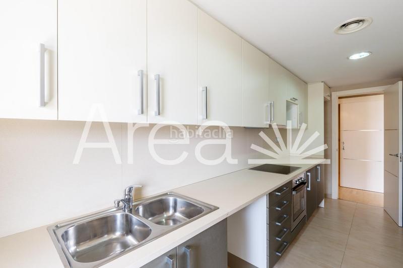 Foto 7f401abd-47de-4258-bf27-d5a2850576bc. Appartamento con parcheggio piscina in Via Europa - Parc Central Mataró