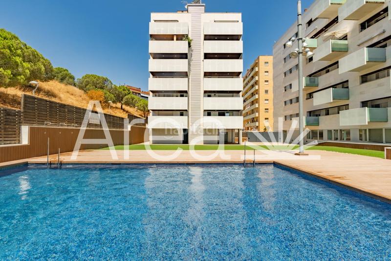 Foto caea6c14-9ce8-4b1d-afdf-9d337318161a. Appartamento con parcheggio piscina in Via Europa - Parc Central Mataró