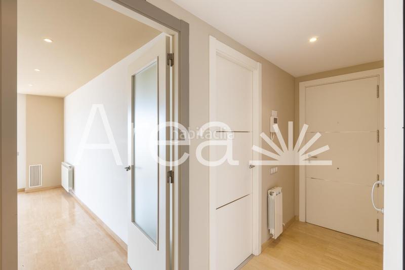 Foto f1358def-efe7-4284-93f0-6519105d2b9f. Appartamento con parcheggio piscina in Via Europa - Parc Central Mataró