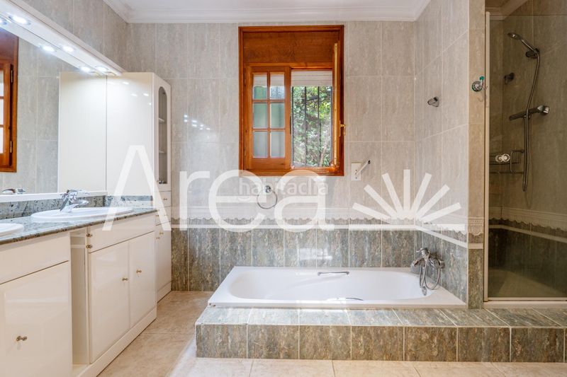 Foto 5b8abf67-ad26-416c-87f5-a8137184c3b1. Xalet amb aparcament piscina a Urbanitzacions Mataró