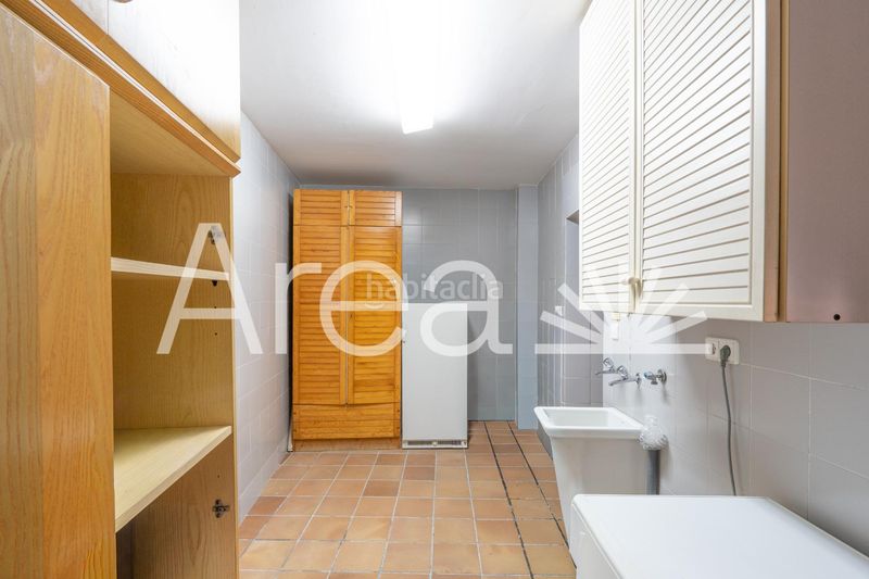 Foto 61d0d193-fa54-4d5a-bb04-16870095c82f. Xalet amb aparcament piscina a Urbanitzacions Mataró
