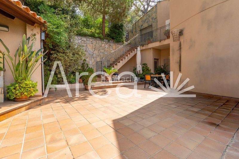 Foto d984602d-c3d4-4f89-9f8e-b6980e6bf07d. Xalet amb aparcament piscina a Urbanitzacions Mataró