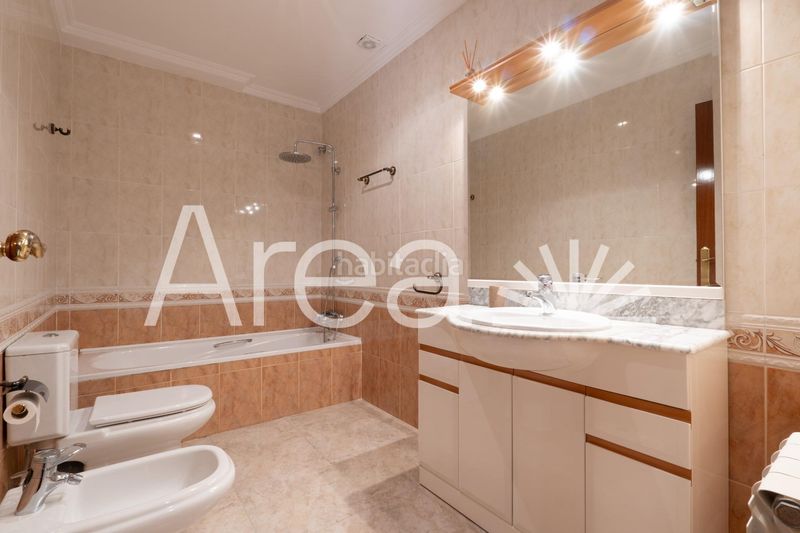 Foto e7d642f5-f4ed-4fe8-8e6b-e185d28f4352. Xalet amb aparcament piscina a Urbanitzacions Mataró