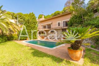 Xalet a Urbanitzacions. Exclusiva casa en les sureres de mataró  privacidad, amplitud y