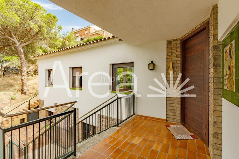 Foto 4f89e8b8-4121-419f-9ef9-ee8b3cb0c53a. Chalet  con increibles vistas en urbanización can bruguera en Mataró