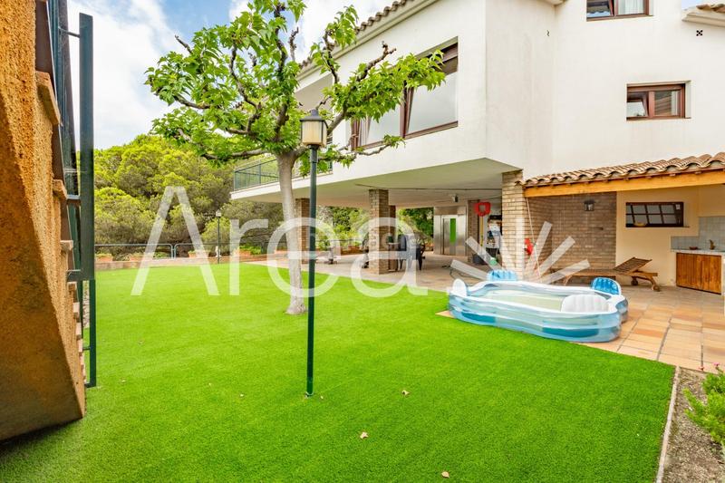 Foto 6a6719ea-8744-4846-a9d0-dba5cc91249d. Chalet  con increibles vistas en urbanización can bruguera en Mataró