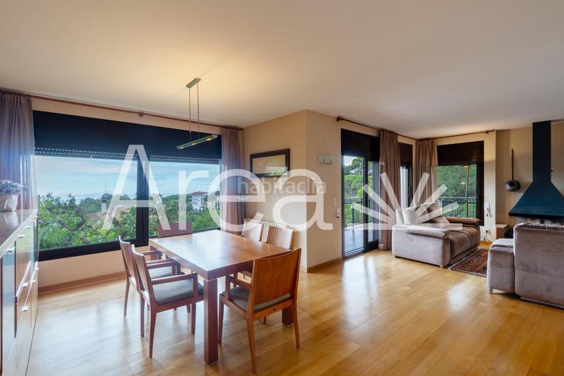 Foto aaf7cbfd-1945-4c0c-9c14-281c34803618. Chalet  con increibles vistas en urbanización can bruguera en Mataró