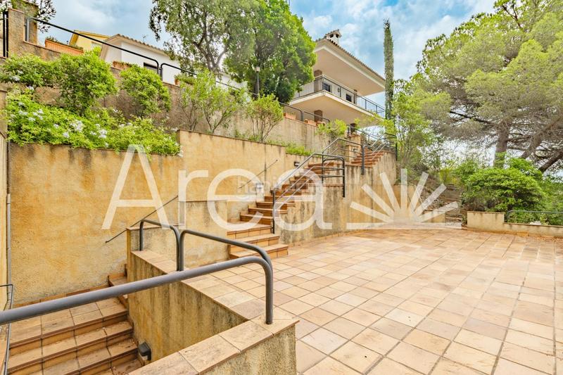 Foto b2152a07-80cf-4f8c-8790-03a93edbea2d. Chalet  con increibles vistas en urbanización can bruguera en Mataró