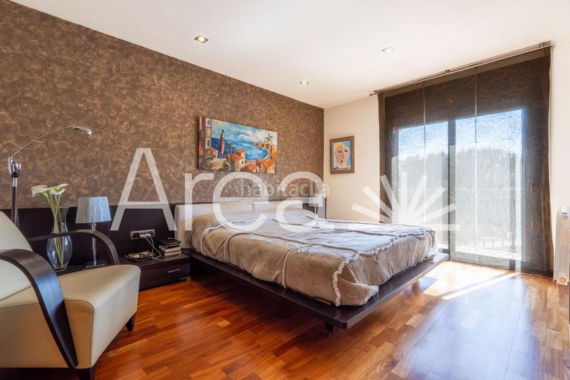 Foto 4a4ca63b-951b-4bde-b880-5557855a634e. Casa adossada amb calefacció aparcament a Camí de la Serra Mataró