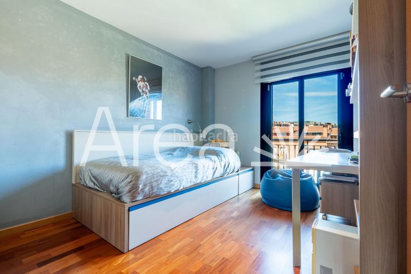 Foto b9292156-1b6a-4c46-9b5f-8c1771664df2. Casa adossada amb calefacció aparcament a Camí de la Serra Mataró