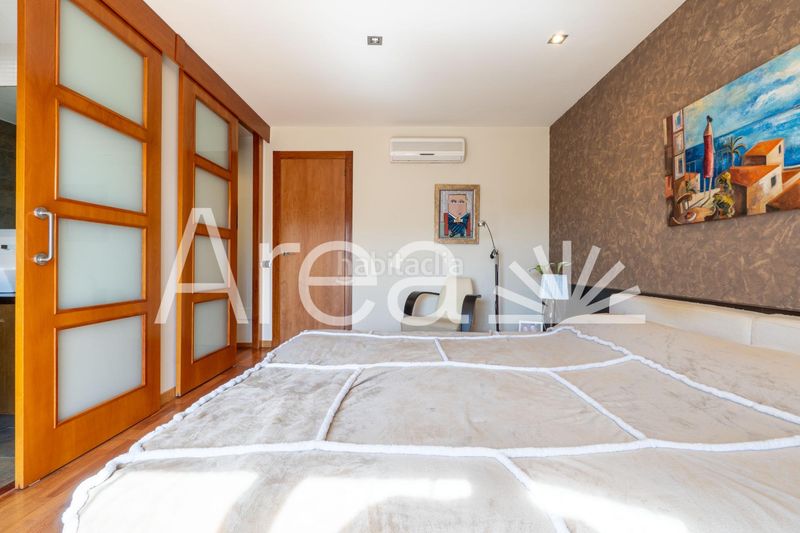 Foto bd3803ad-7af6-41c4-9d7c-eb5e01919bed. Casa adossada amb calefacció aparcament a Camí de la Serra Mataró