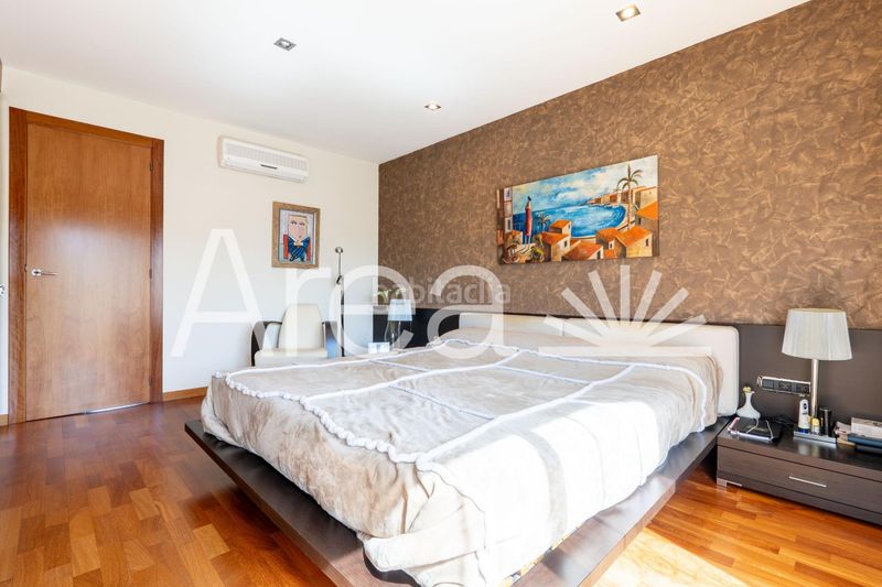 Foto e5e3590d-2642-4e2f-bdb3-c40ac87c5e18. Casa adossada amb calefacció aparcament a Camí de la Serra Mataró