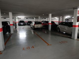 Car parking  Avenida via europa. Amplia plaza de aparcamiento en via europa