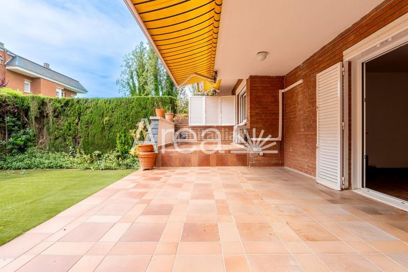 Foto 089b650d-dfff-4d5f-ab38-a393560c728c. Piso  con terraza jardín particular, 2 pk t piscinaszonas deportivas en Sant Andreu de Llavaneres