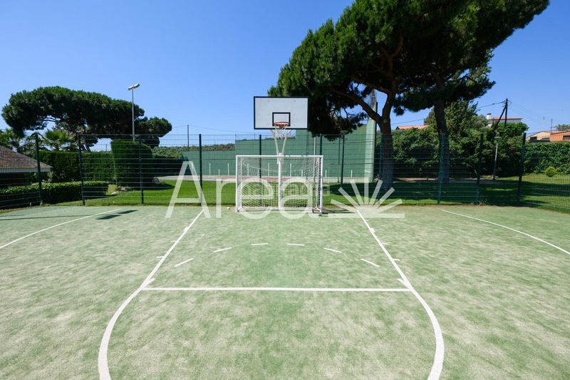 Foto 84600b9f-d798-4ee1-a5b4-6e1ebda88fe2. Piso  con terraza jardín particular, 2 pk t piscinaszonas deportivas en Sant Andreu de Llavaneres