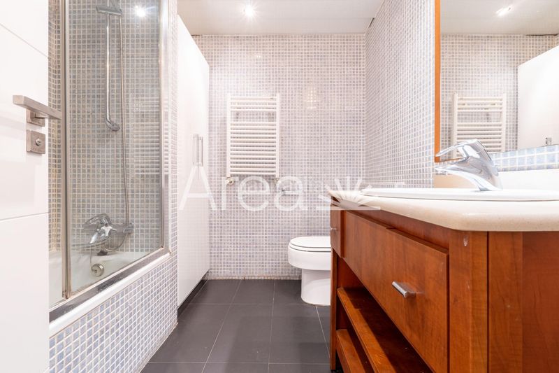 Foto af3aa8f4-a472-4493-abf2-5676529cfdf5. Piso  con terraza jardín particular, 2 pk t piscinaszonas deportivas en Sant Andreu de Llavaneres