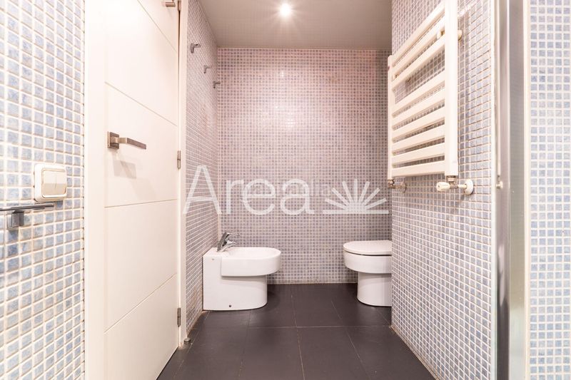 Foto bb1240d9-e457-4c8a-93ed-d935b1533870. Piso  con terraza jardín particular, 2 pk t piscinaszonas deportivas en Sant Andreu de Llavaneres