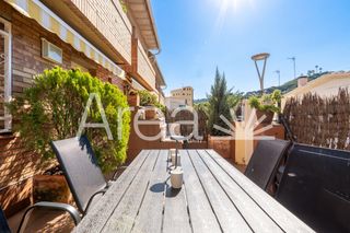Casa a Carrer MONGES DE LES