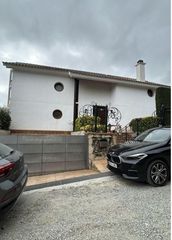 Chalet  Carrer lluis bonet i gari. Vivienda a la venta en argentona inmueble sin posesión