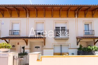 Casa  Carrer garbi. Bonita casa adosada en la mejor zona de llavaneres playa