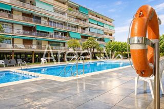Affitto Appartamento  Travesía can sanç 1. Alquiler verano apartamento de 3 habitaciones junto a la playa,