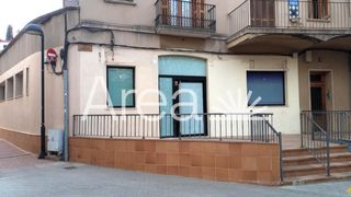 Local commercial  Vendre, de 7. Local con sótano céntrico en argentona