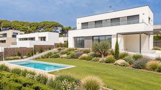 Casa a Calle menorca 2. Torre de obra nueva a estrenar junto a la playa