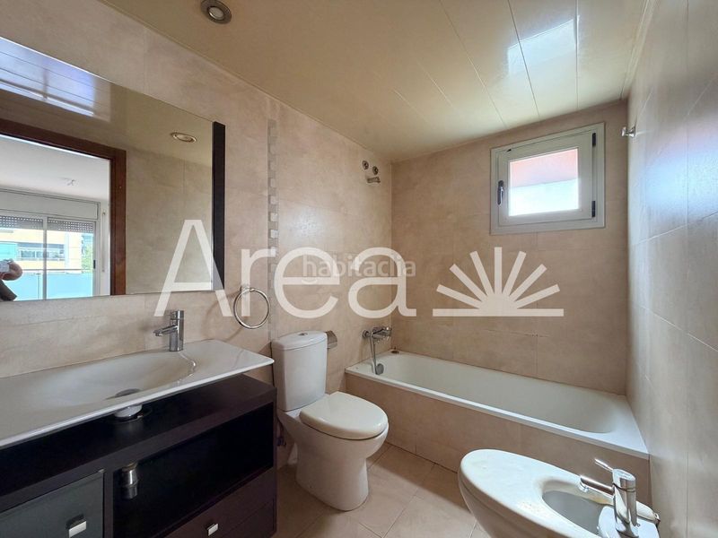Foto f851280d-abdd-4876-b998-a8745c79595a. Pis amb calefacció aparcament piscina a Via Europa - Parc Central Mataró