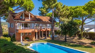 Chalet in Arenys de Munt. Chalet con piscina en arenys de munt