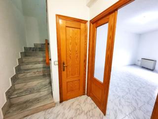 Casa adossada a Escalona. Casa en casco urbano de escalona