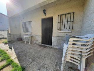 Casa adossada a Hormigos. Chalet adosado en urbanizacion en hormigos