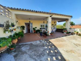 Xalet en Escalona. Chalet con parcela en urbanizacion de escalona