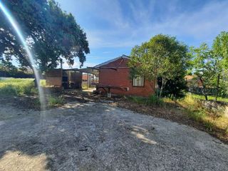 Xalet a Escalona. Parcela con chalet para reformar en urbanizacion en escalona