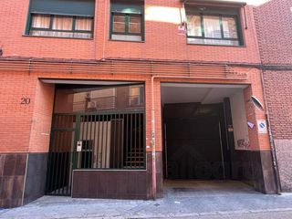 Aparcament cotxe a Calle Molina 20