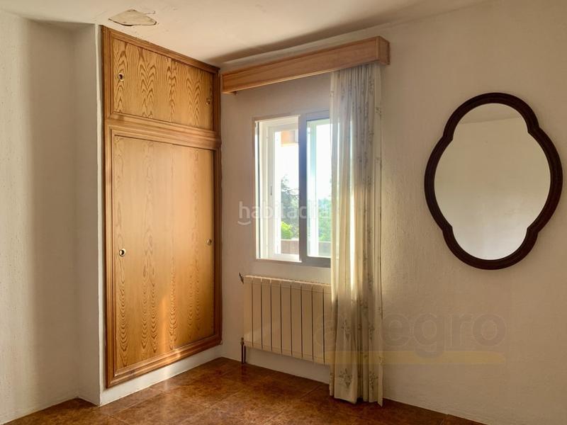 Foto b44f3ac0-6d0e-4ff9-8242-6fdf2f5cc40c. Chalet with parking in Colmenarejo