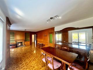 Pis  Calle de los caidos de la división azul. Exclusiva vivienda en finca representativa con piscina, garaje,