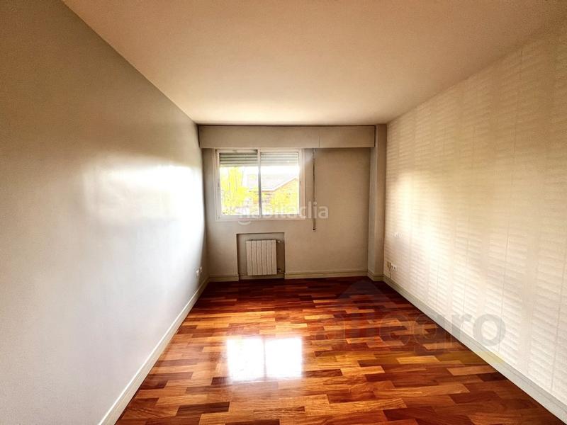 Foto 9410cd3f-5579-4c4b-aeb4-f0a1577ff79b. Rent flat in calle hiedra 182 in el soto de La Moraleja La Moraleja