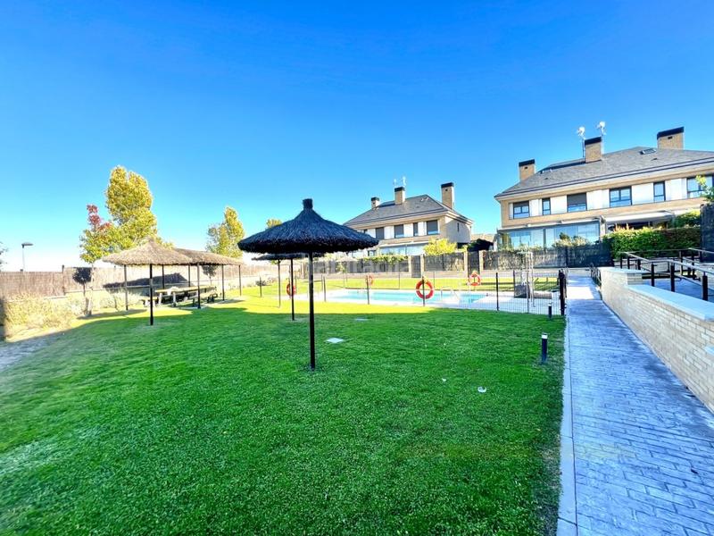 Foto 0021d367-f36b-4565-9cdf-8761ef7c6ba4. Casa a schiera con parcheggio in Los Satélites-Roza Martín Majadahonda
